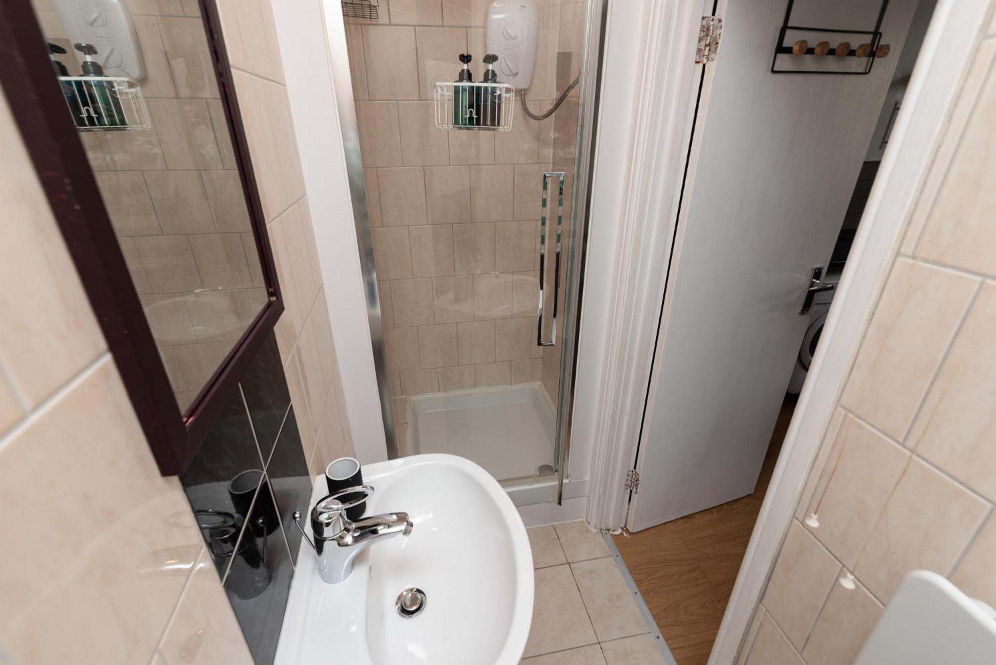 Cozy One Bedroom - Cardiff City Centre Apartment Exterior photo